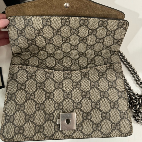 Authentic Gucci Dionysus GG Supreme Mini Bag - Picture 4 of 14